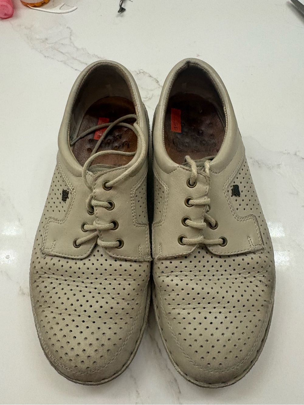 Finn Women's Leather Sneakers-Beige- 6.5